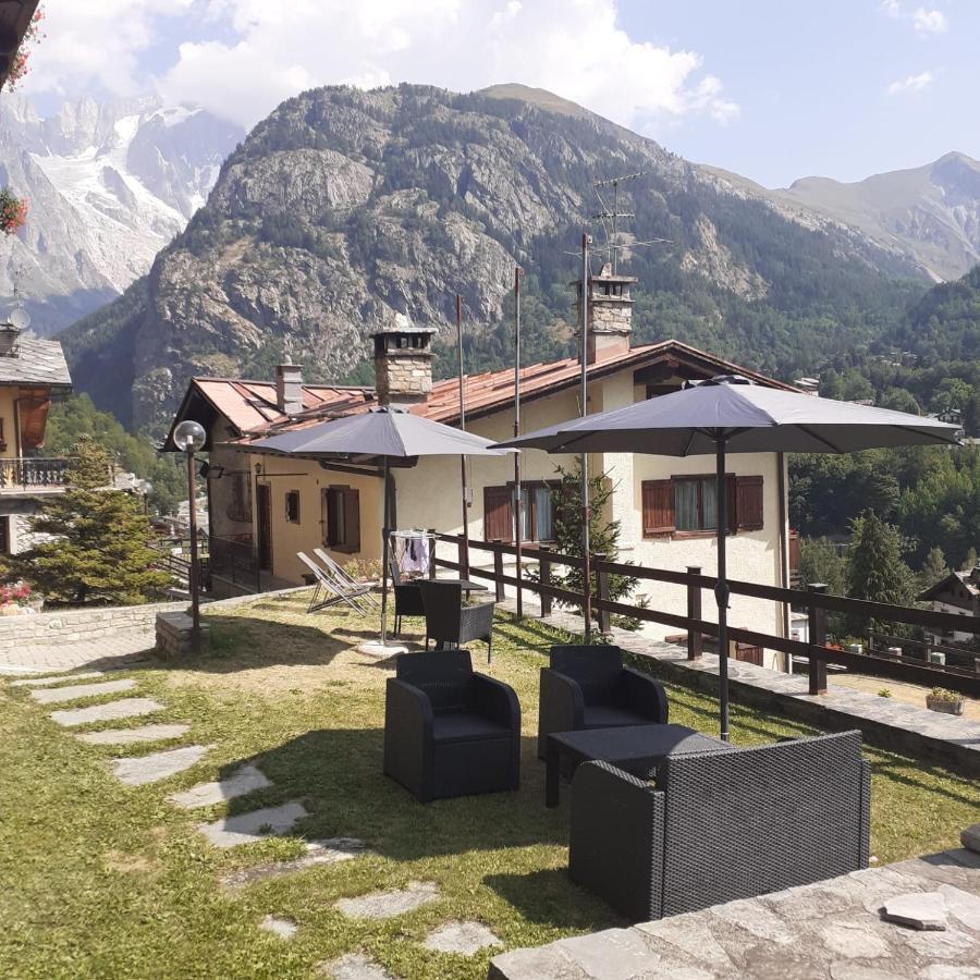 Hotel Ottoz Meuble กูร์มาเยอร์ ภายนอก รูปภาพ