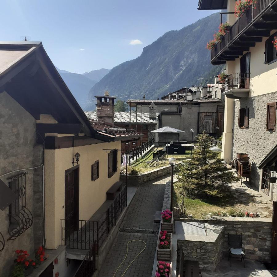 Hotel Ottoz Meuble กูร์มาเยอร์ ภายนอก รูปภาพ