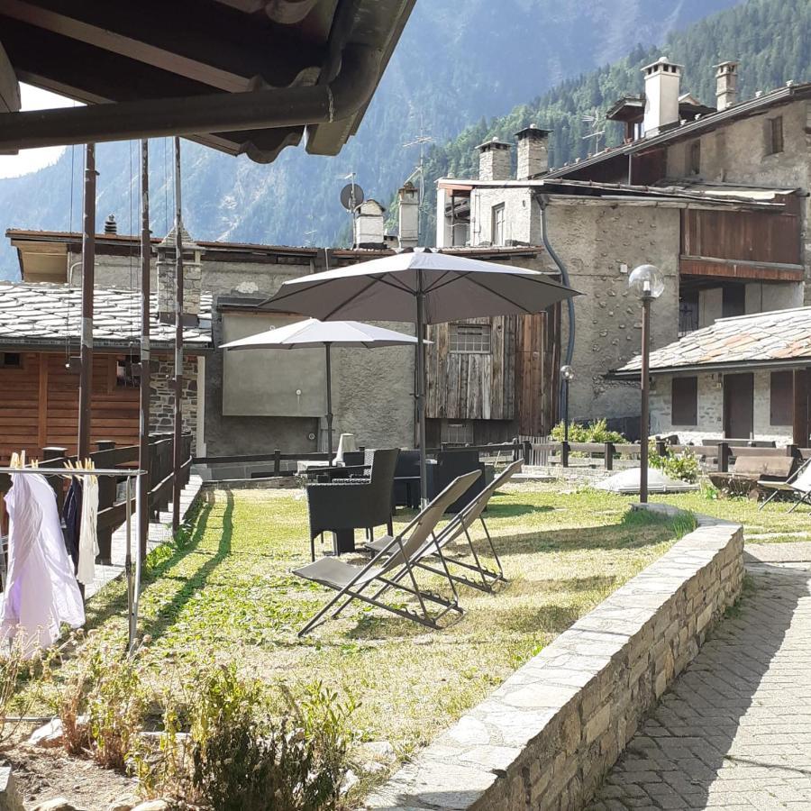 Hotel Ottoz Meuble กูร์มาเยอร์ ภายนอก รูปภาพ
