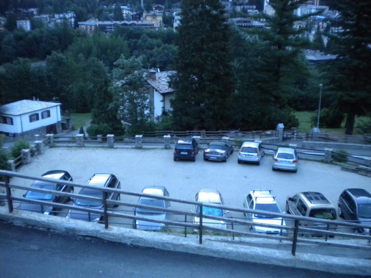 Hotel Ottoz Meuble กูร์มาเยอร์ ภายนอก รูปภาพ