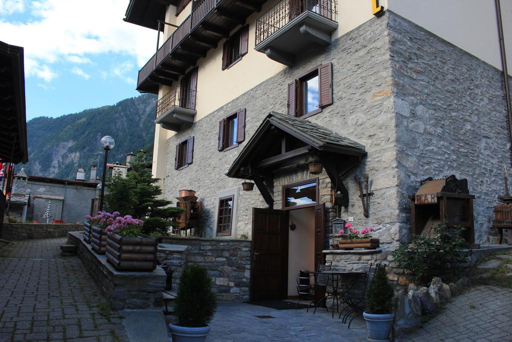 Hotel Ottoz Meuble กูร์มาเยอร์ ภายนอก รูปภาพ