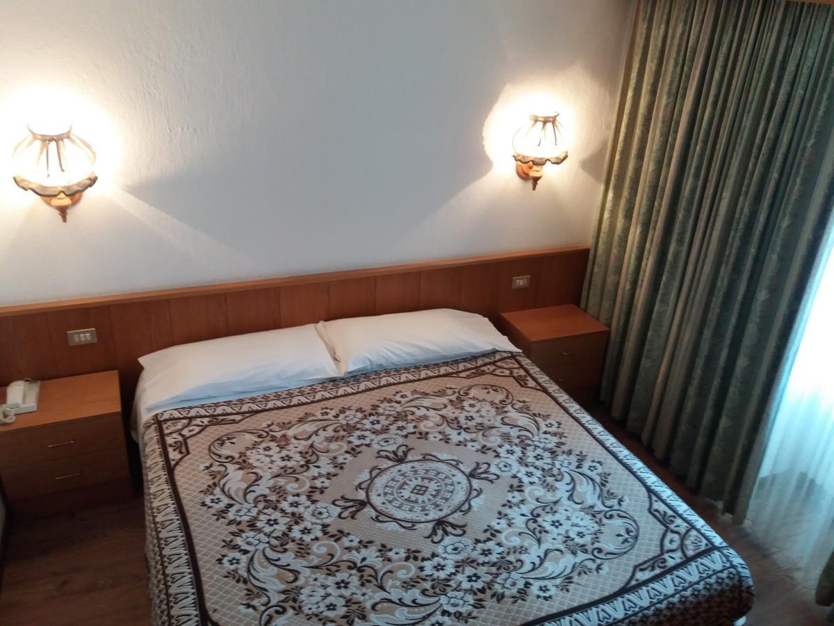 Hotel Ottoz Meuble กูร์มาเยอร์ ภายนอก รูปภาพ