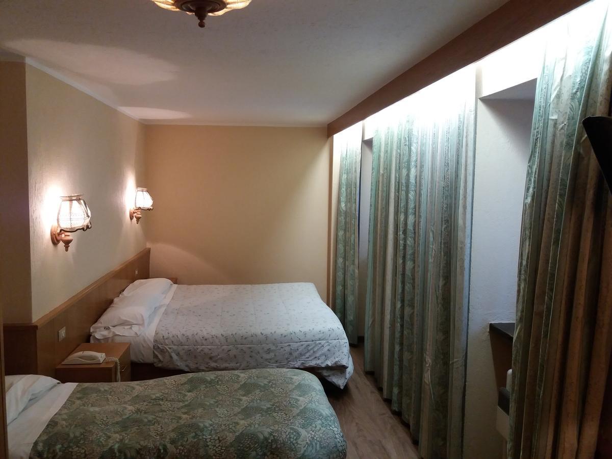 Hotel Ottoz Meuble กูร์มาเยอร์ ภายนอก รูปภาพ