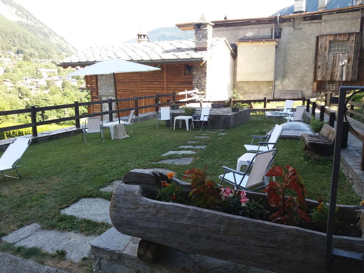 Hotel Ottoz Meuble กูร์มาเยอร์ ภายนอก รูปภาพ