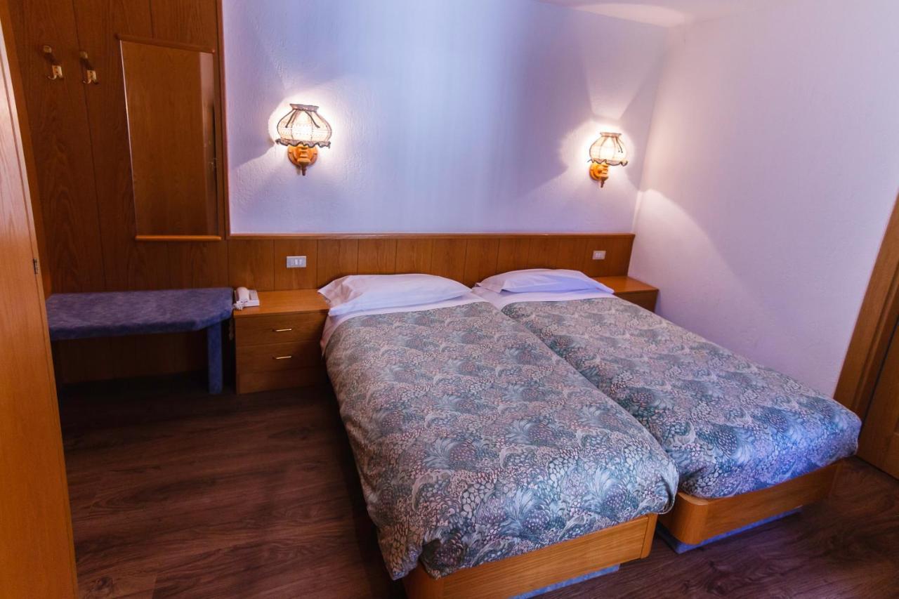 Hotel Ottoz Meuble กูร์มาเยอร์ ภายนอก รูปภาพ